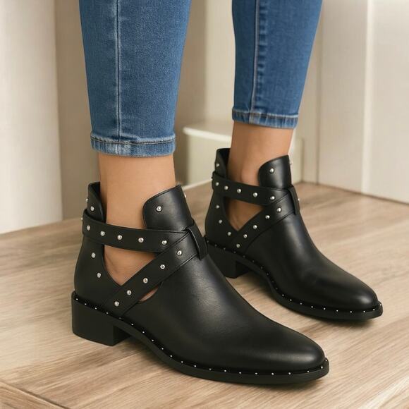 Halogen NWOT Women's Black Leather Western Ankle Boots w/ Silver Studs size 7M - Picture 1 of 10